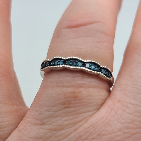 Blue diamond and sterling silver band - Picture 2 of 6